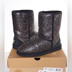 UGG AUSTRALIA Classic Short Glitter Boots 8 BLACK LEOPARD